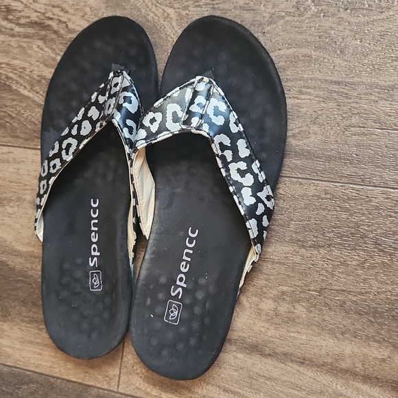 Black leopard sandals size 8 - Picture 3 of 5